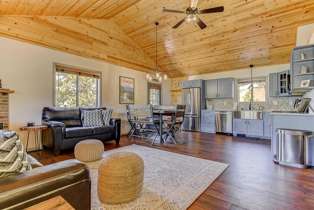Monarch Landing, A Cozy Cabin W/360 Mountain Views クリップル・クリーク エクステリア 写真